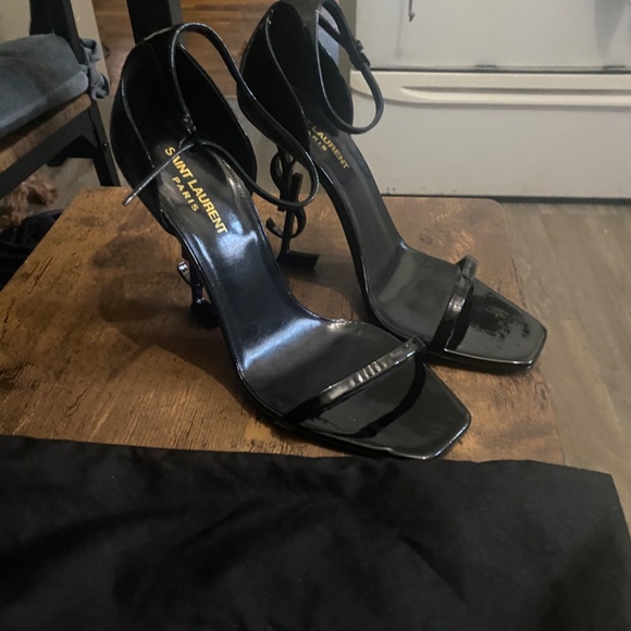 Leather heels - Picture 2 of 4